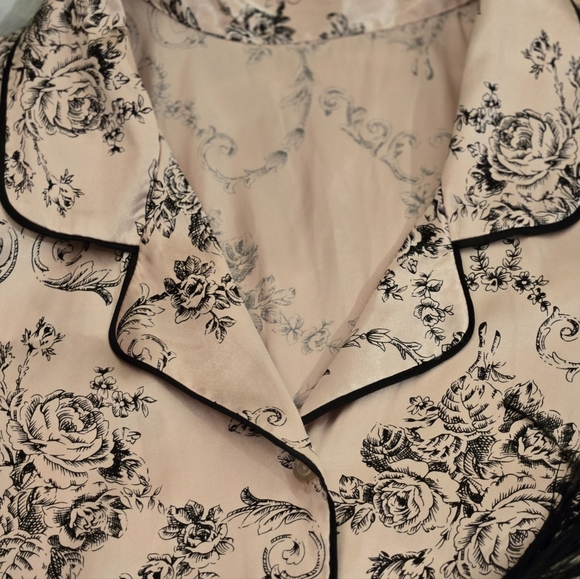 Pink & Black Floral Print Pajama Set with Feathers By Gilligan &O'Malley - Picture 4 of 10